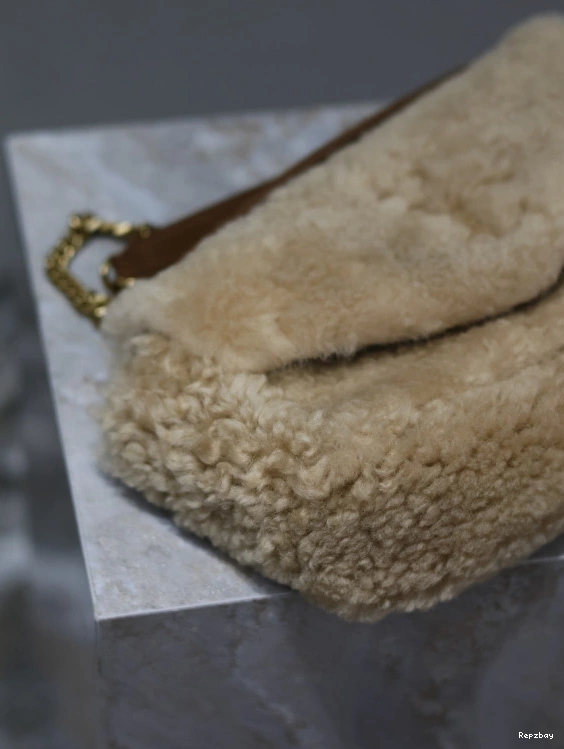 Rep ladies REP YSL SHEARLING CALYPSO IN 0823